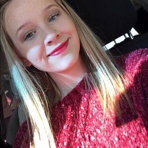 Meet your Posher, Mia